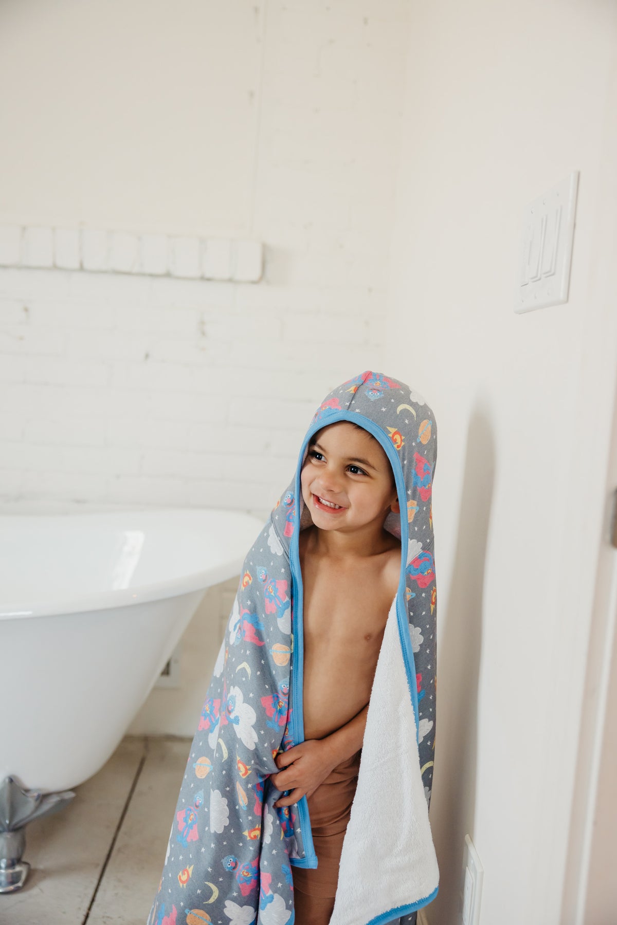 Premium Big Kid Hooded Towel - Super Grover