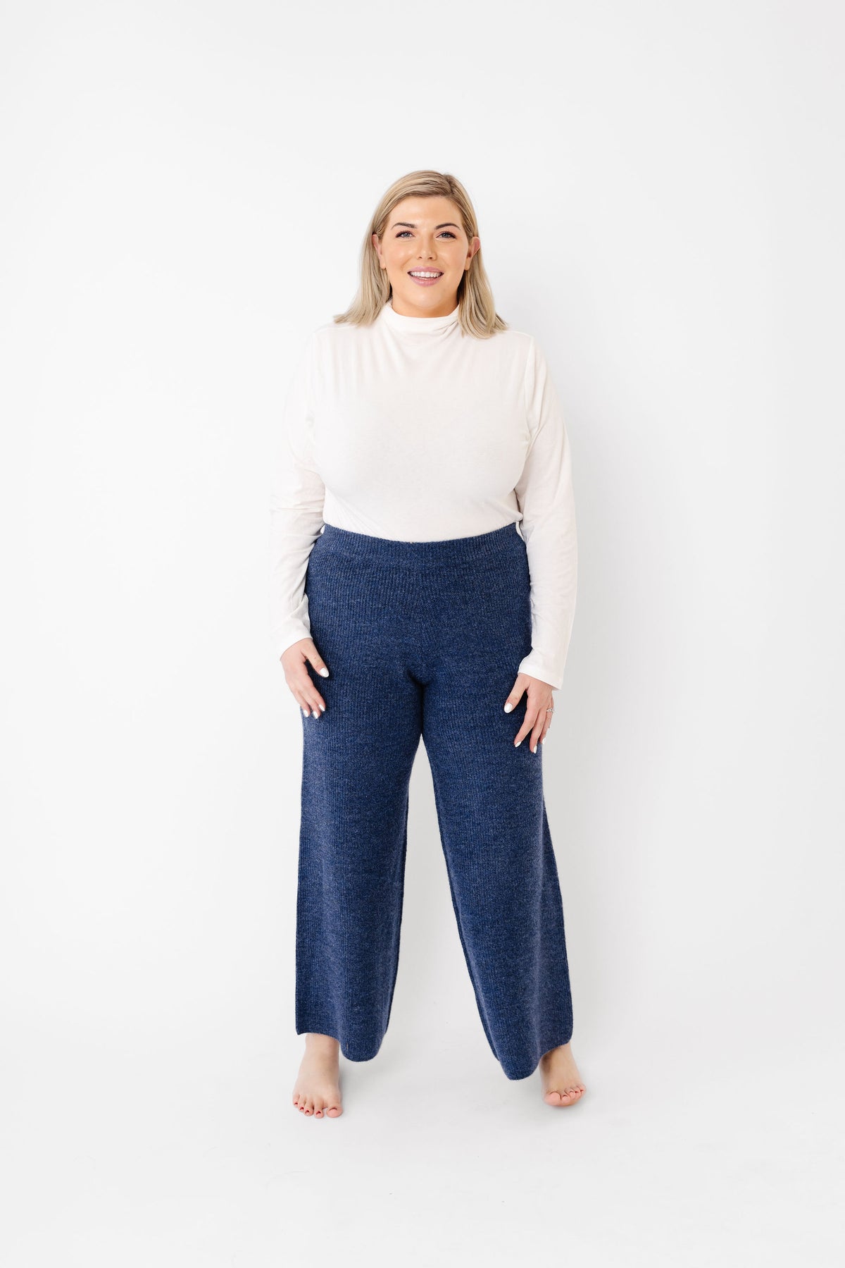 Women's Luxe Wide Leg Sweater Pant - Navy