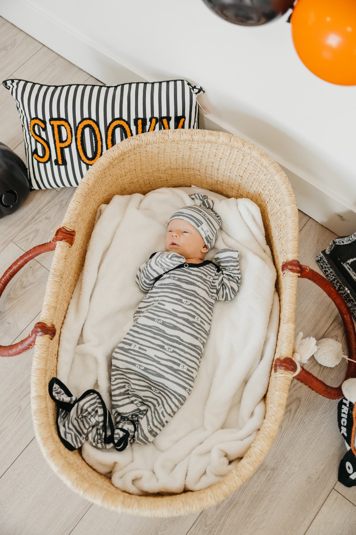Newborn Knotted Gown - Mummy