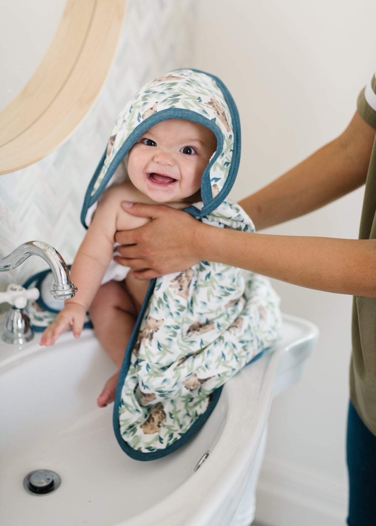 Premium Baby  Knit Hooded Towel - Bear